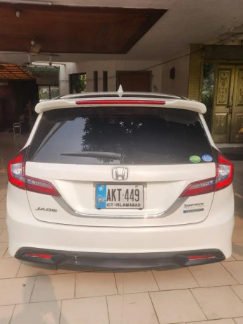 honda-jade-hybrid-x-big-1