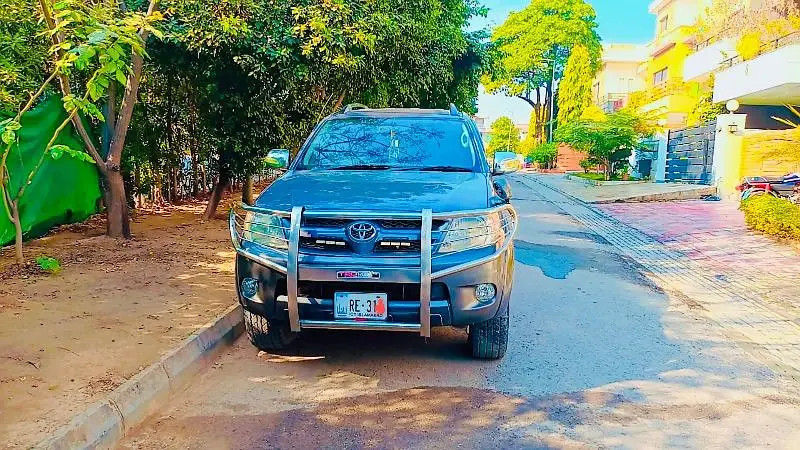 toyota-hilux-vigo-g-2011-big-1