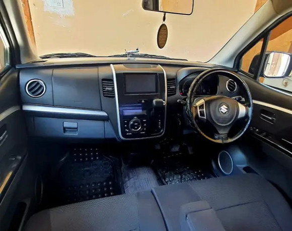 suzuki-wagon-r-stingray-2012-big-5