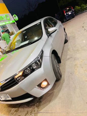 toyota-corolla-gli-automatic-13-vvti-2015-big-0