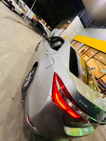 toyota-corolla-gli-automatic-13-vvti-2015-big-3