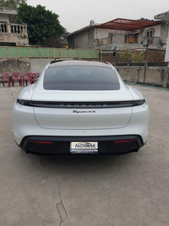porsche-taycan-4s-electric-2020-big-2