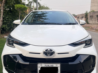 toyota-yaris-sedan-gli-cvt-13