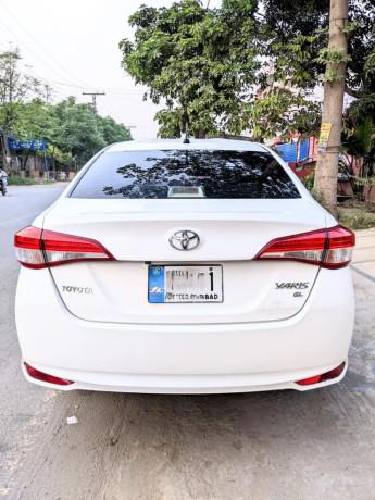 toyota-yaris-2021-big-0