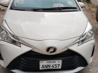 toyota-vitz-f-2019