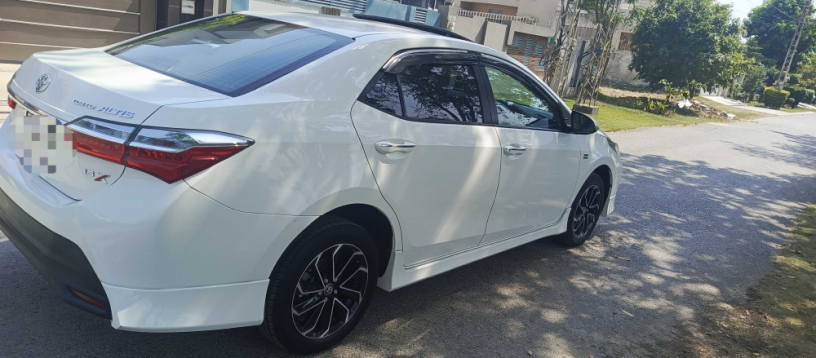 toyota-corolla-altis-16-x-cvt-i-special-edition-big-1