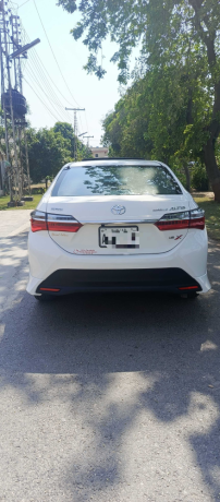 toyota-corolla-altis-16-x-cvt-i-special-edition-big-2