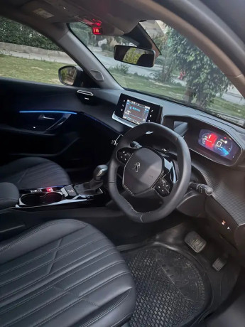 peugeot-2008-allure-2024-big-4
