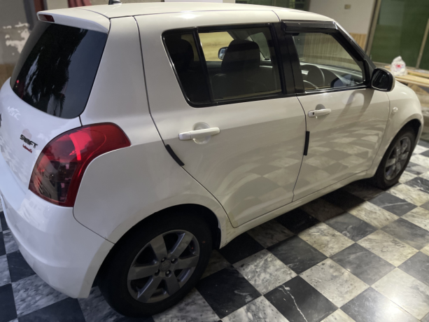 suzuki-swift-glx-cvt-big-5