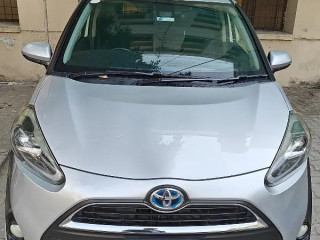 toyota-sienta-g