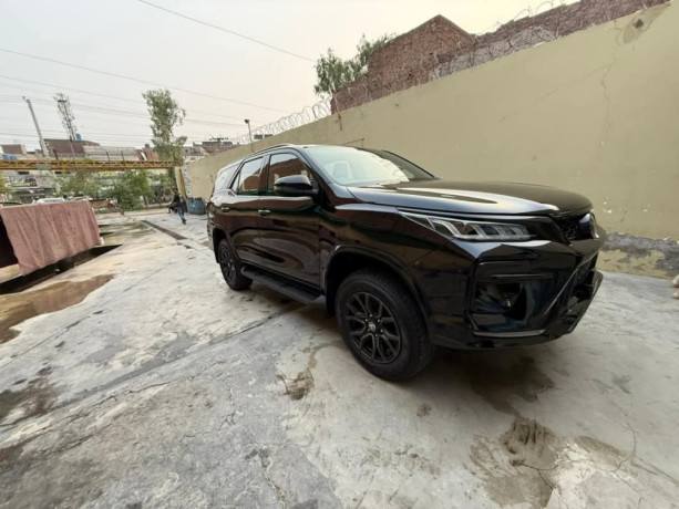 toyota-fortuner-gr-s-big-7