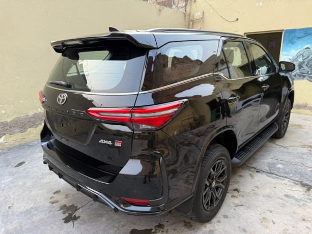toyota-fortuner-gr-s-big-3