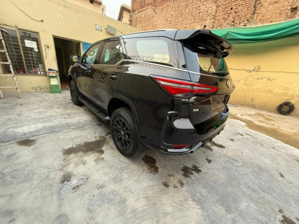 toyota-fortuner-gr-s-big-5