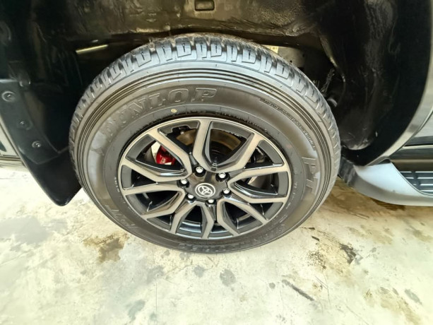 toyota-fortuner-gr-s-big-14
