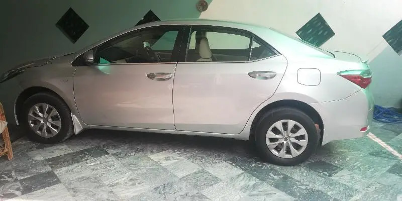 toyota-corolla-altis-x-manual-16-big-0
