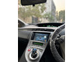 toyota-prius-alpha-g-small-11