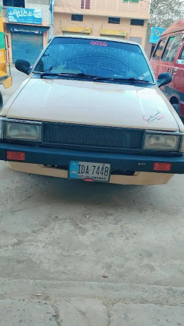 nissan-sunny-1985-big-10