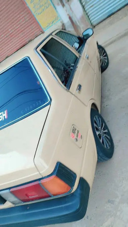 nissan-sunny-1985-big-3