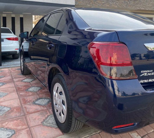 toyota-corolla-axio-g-big-2