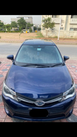 toyota-corolla-axio-g-big-0