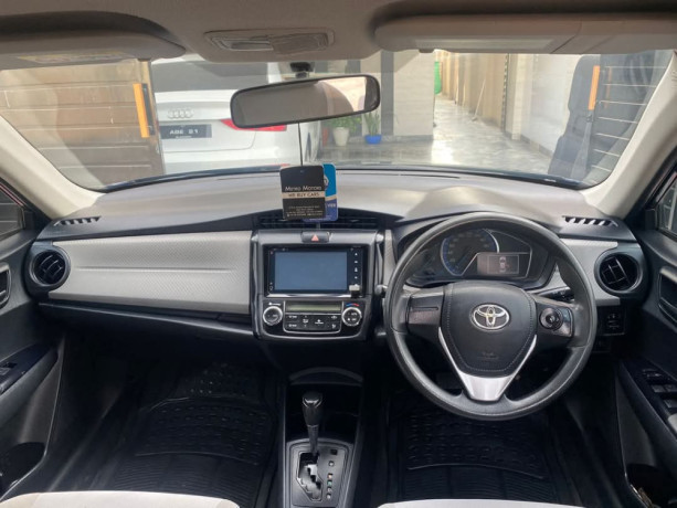 toyota-corolla-axio-g-big-5