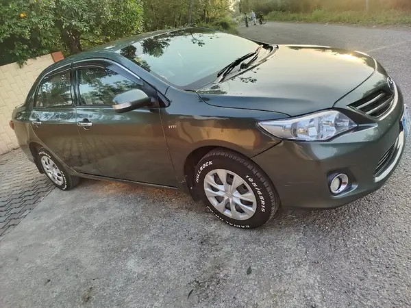 toyota-corolla-gli-2012-big-10