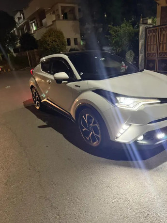 toyota-c-hr-2018-hybrid-fresh-import-led-pkg-big-0