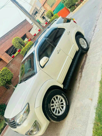 toyota-fortuner-27-v-big-5