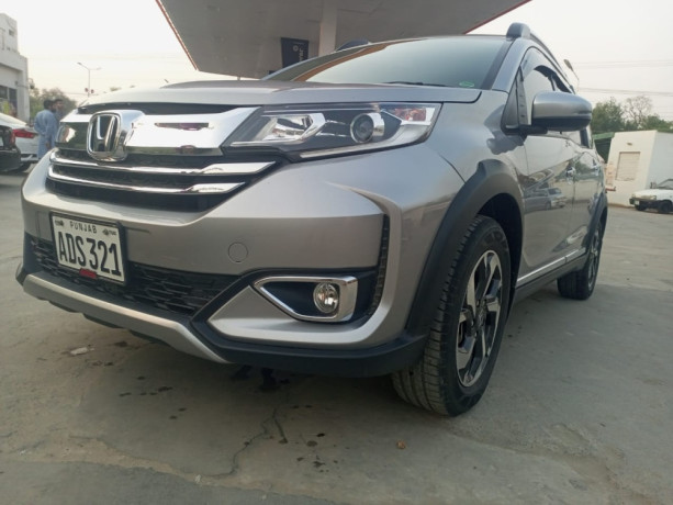 honda-br-v-i-vtec-s-big-0