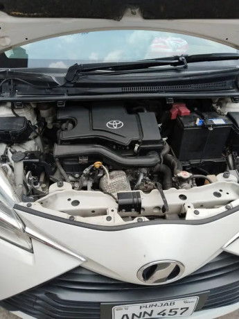 toyota-vitz-f-2019-model-big-8