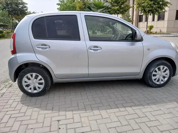 toyota-passo-2015-big-2