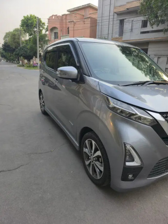nissan-dayz-highway-star-2022-big-10