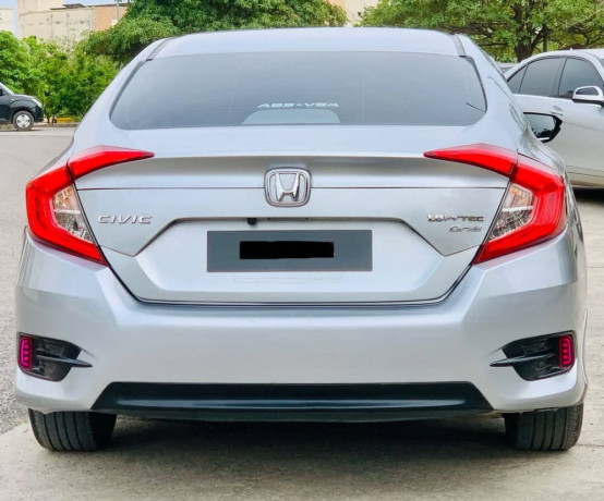 honda-civic-oriel-big-0