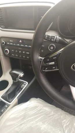 kia-sportage-2021-model-big-3