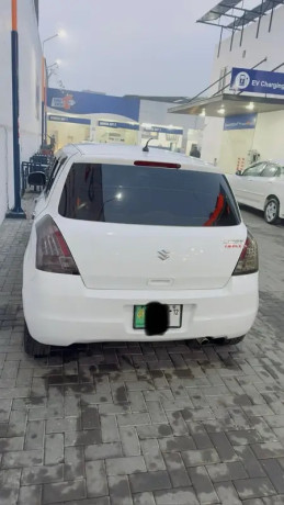suzuki-swift-2012-big-9