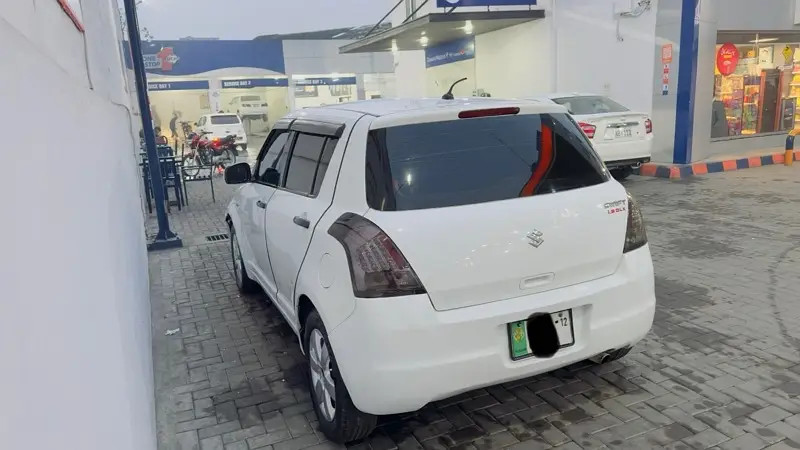 suzuki-swift-2012-big-11