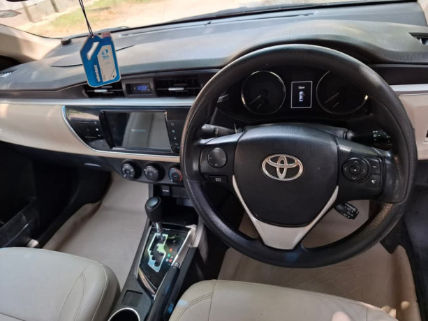 toyota-corolla-altis-x-cvt-i-18-big-5