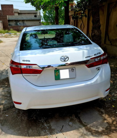 toyota-corolla-altis-x-cvt-i-18-big-3
