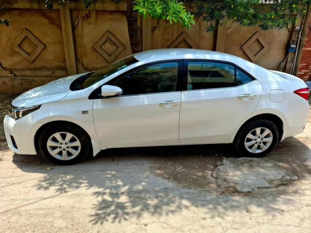 toyota-corolla-altis-x-cvt-i-18-big-2