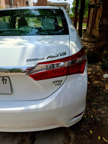 toyota-corolla-altis-x-cvt-i-18-big-4