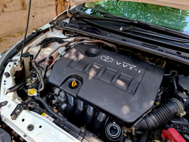 toyota-corolla-altis-x-cvt-i-18-big-13