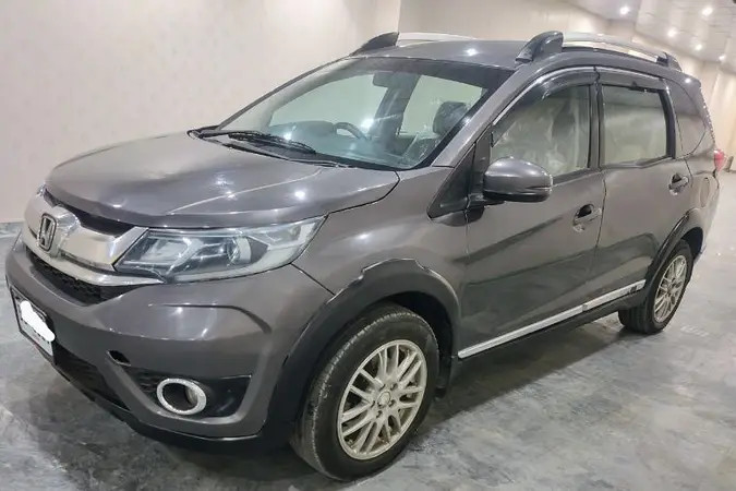 honda-br-v-2017-full-option-big-9
