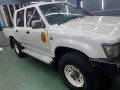toyota-hilux-e-small-1