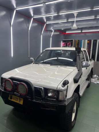 toyota-hilux-e-big-0