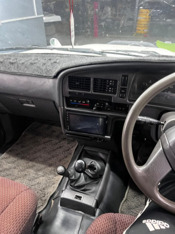 toyota-hilux-e-big-3