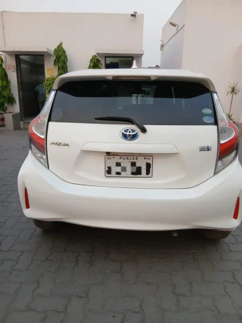 toyota-aqua-2017-big-4