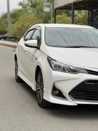 toyota-corolla-altis-16-x-cvt-i-big-0