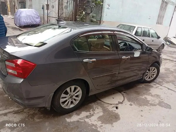 honda-city-15l-aspire-mt-big-2