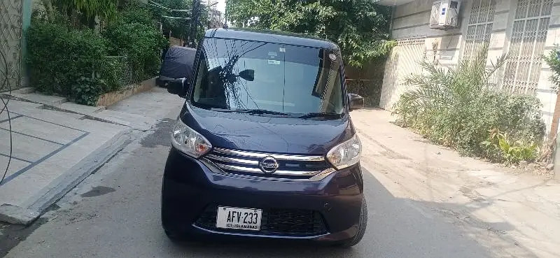 nissan-dayz-roox-2017-big-0