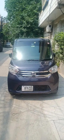 nissan-dayz-roox-2017-big-1